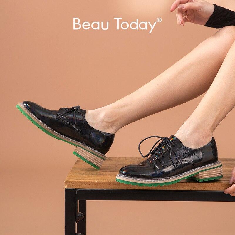 ladies patent lace up shoes